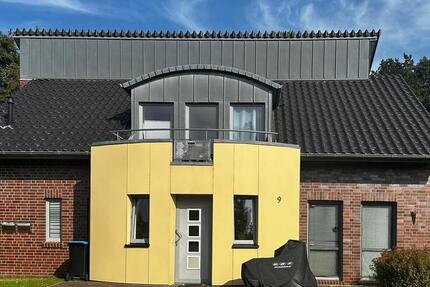 Ihrhove, sehr schöne, große Oberwohnung mit Balkon zimmer