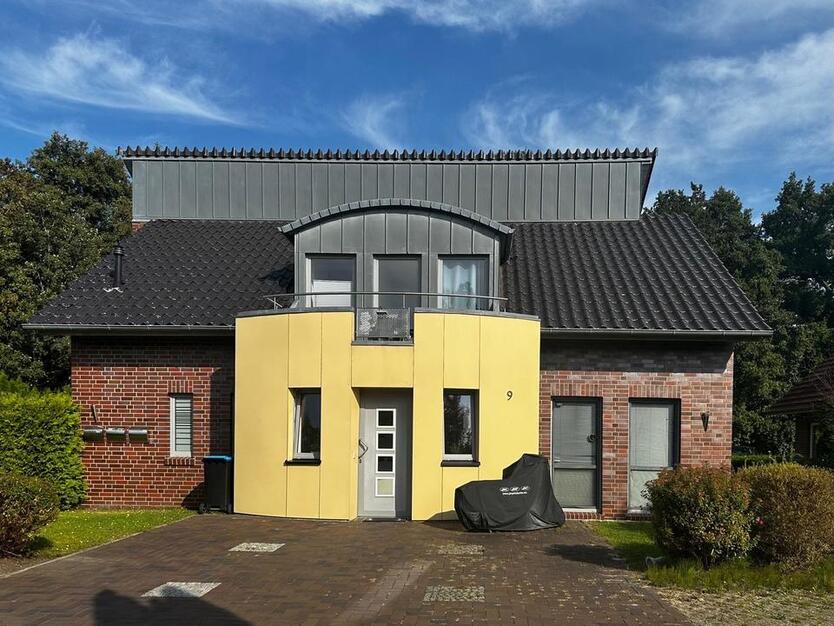 Ihrhove, sehr schöne, große Oberwohnung mit Balkon zimmer