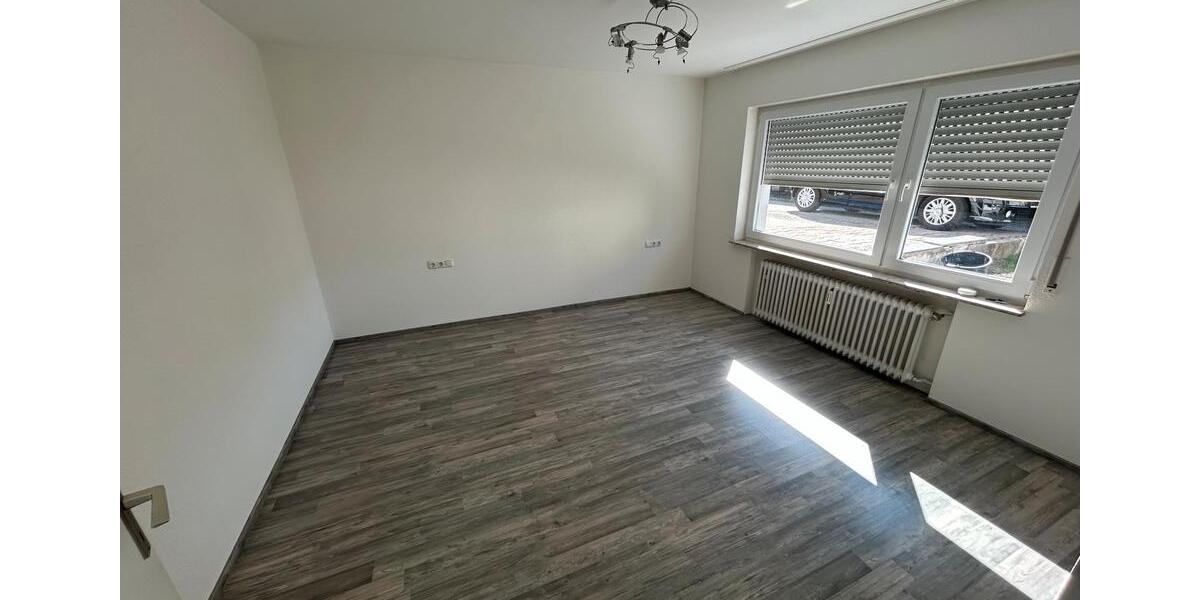 Erdgeschoßwohnung Weinstadt - 3 Zimmer, 83 m&sup2;, 1.200&euro; | Angebot:26593068