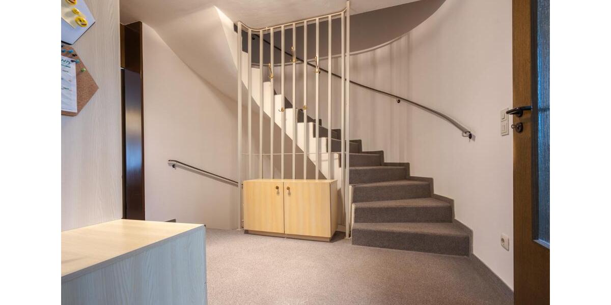 Gepflegtes Reihenhaus mit Garten, Dachstudio, Garage, Haunstetten 5 zimmer