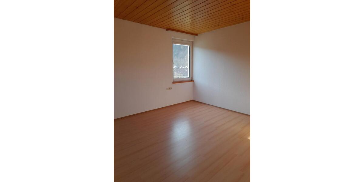 Dachgeschoßwohnung Albstadt Gemarkung Onstmettingen - 2 Zimmer, 55 m&sup2;, 500&euro; | Angebot:26507783