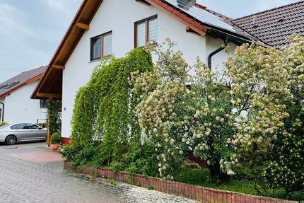 Haus Graben-Neudorf Neudorf - 6 Zimmer, 210 m&sup2;, 2.150&euro; | Angebot:25018719