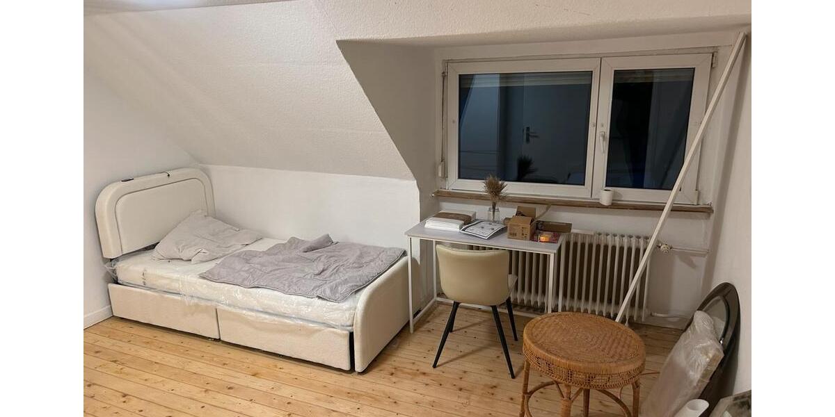 Dachgeschoßwohnung Bonn Hardtberg - 1 Zimmer, 14 m&sup2;, 500&euro; | Angebot:24663539