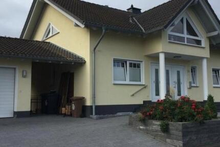 Haus Nentershausen - 7 Zimmer, 211 m&sup2;, 1.600&euro; | Angebot:24784670