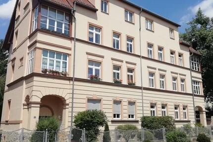 3-Zimmer-Wohnung mit Einbauküche, Parkplatz, Abstellräume 3 zimmer