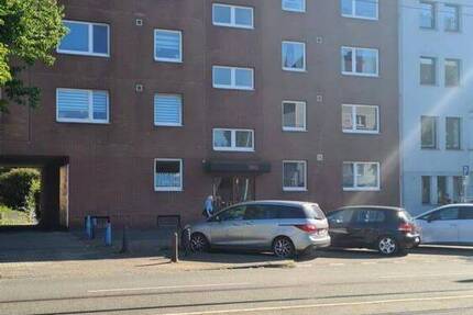 neubauähnlicher Zustand: sehr gut aufgeteilte 3,5 Zi. Wohnung mit Balkon und Aufzug