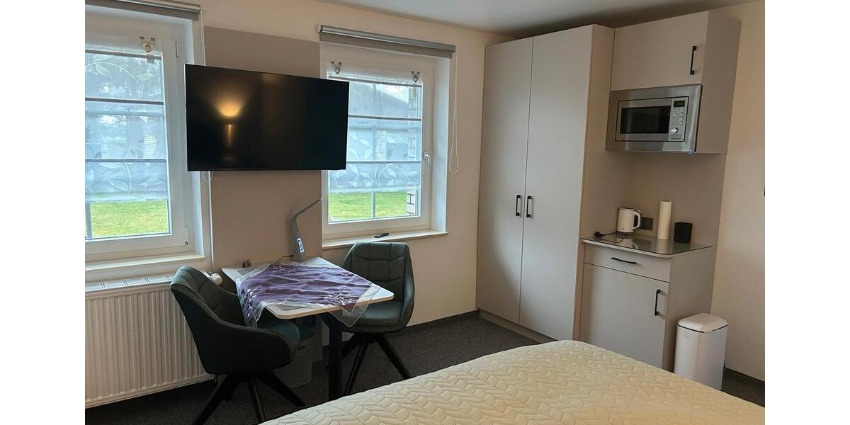 möbliertes Zimmer mit Bad und separaten Eingang 1 zimmer