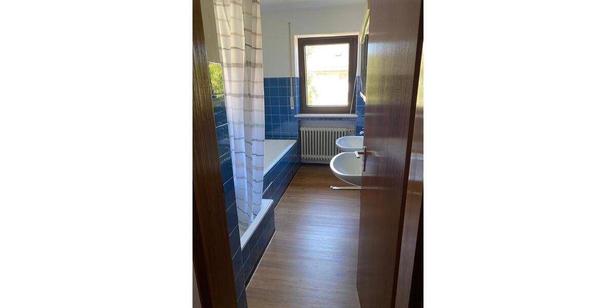 Zentral gelegene 5-Zimmer-Wohnung mit Balkon in Meitingen zimmer