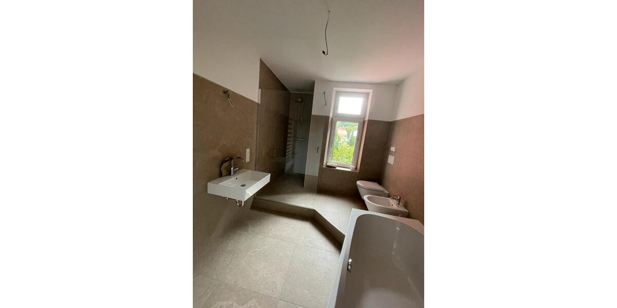 Etagenwohnung Crimmitschau - 4 Zimmer, 100 m&sup2;, 850&euro; | Angebot:24793871