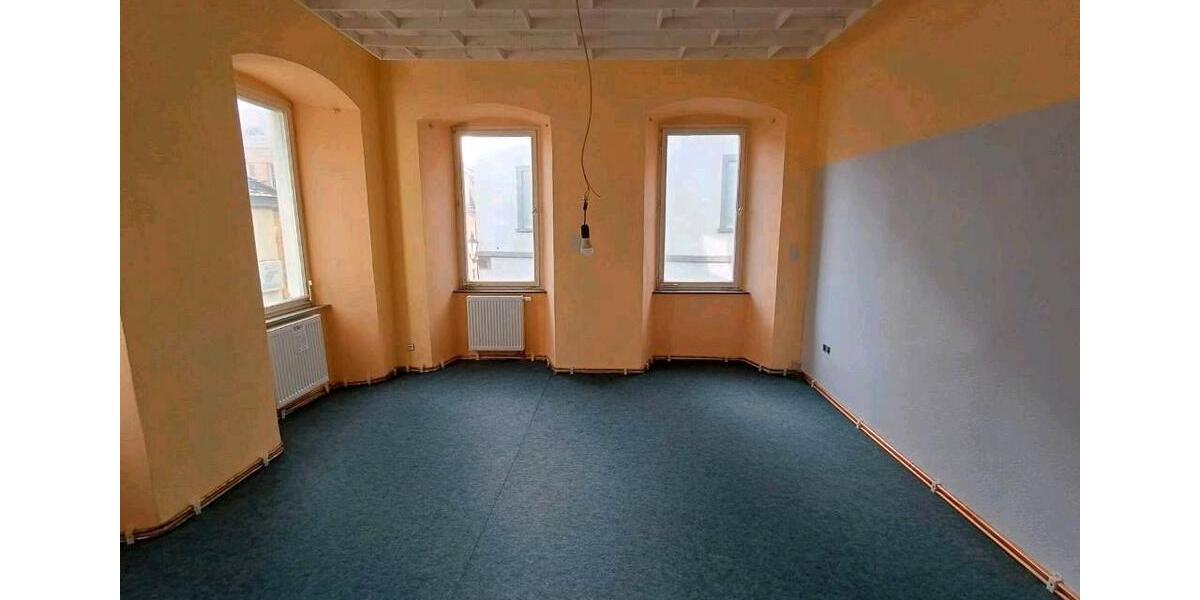 Etagenwohnung Kitzingen - 3 Zimmer, 110 m&sup2;, 1.100&euro; | Angebot:26221393