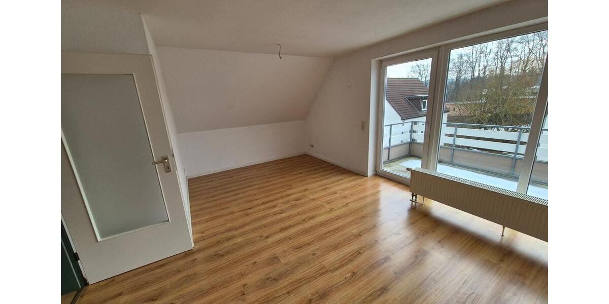 Dachgeschoßwohnung Lemgo - 3 Zimmer, 62 m&sup2;, 301&euro; | Angebot:24859535