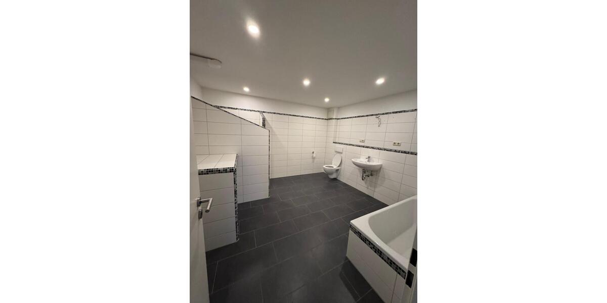 Etagenwohnung Bergen - 4 Zimmer, 123 m&sup2;, 860&euro; | Angebot:25281162