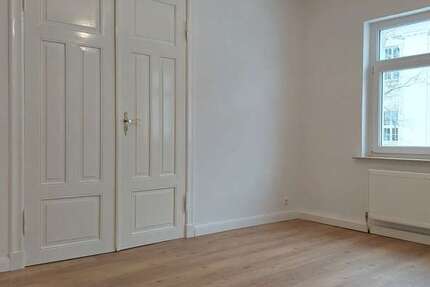 Wohnung Schwerin - 4 Zimmer, 104 m&sup2;, 1.300&euro; | Angebot:24477920