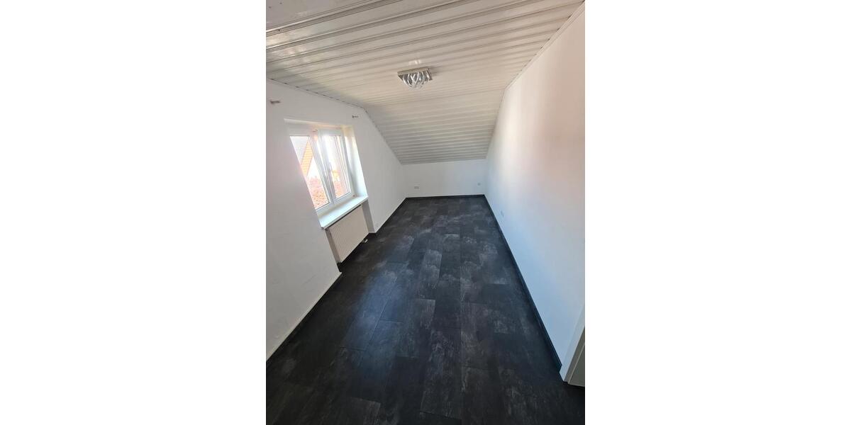Dachgeschoßwohnung Genderkingen - 3 Zimmer, 92 m&sup2;, 920&euro; | Angebot:26517891