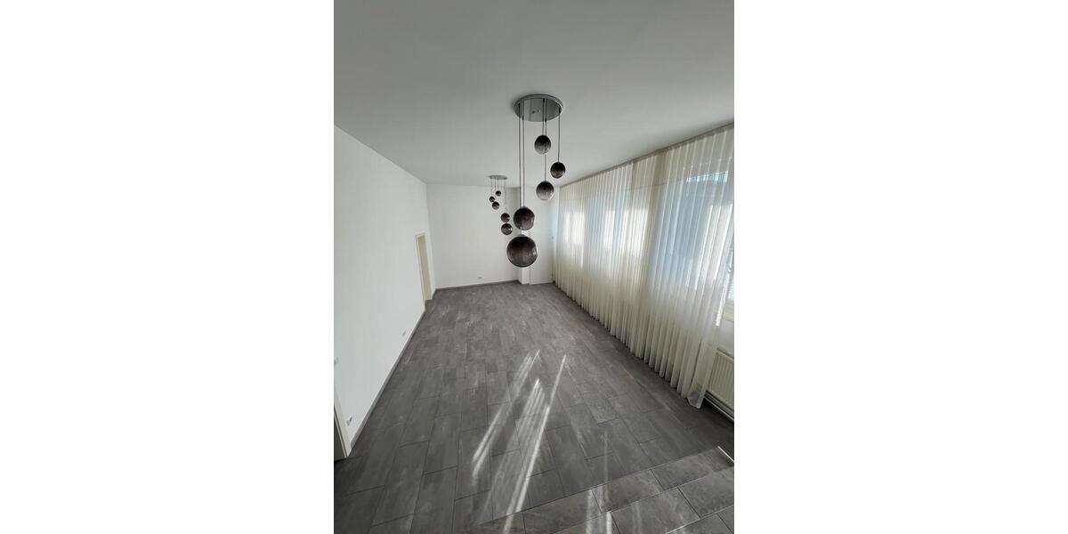 Erdgeschoßwohnung Albstadt - 3.5 Zimmer, 125 m&sup2;, 1.000&euro; | Angebot:25576457