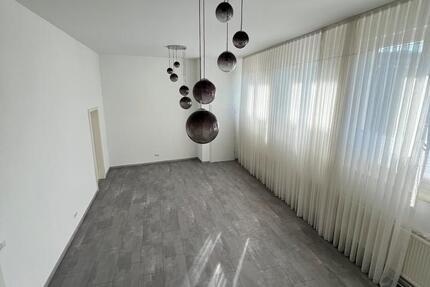 Wohnung Albstadt - 3.5 Zimmer, 125 m&sup2;, 1.000&euro; | Angebot:25576457