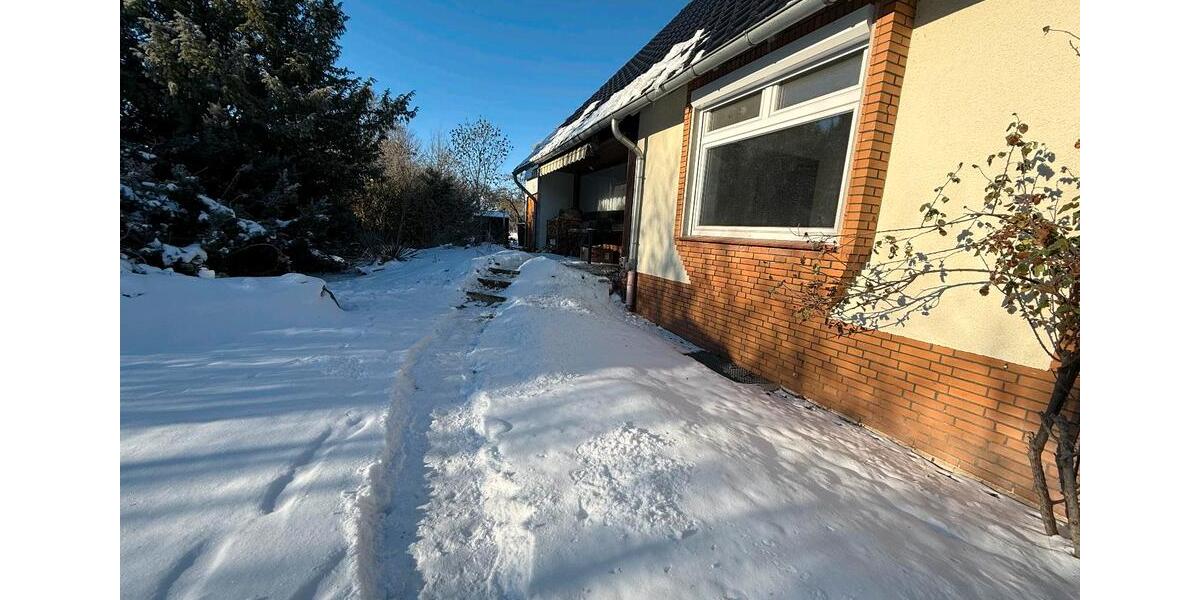 Kernsanierte, großzügige 2-Zimmer Wohnung im Grünen 2 zimmer