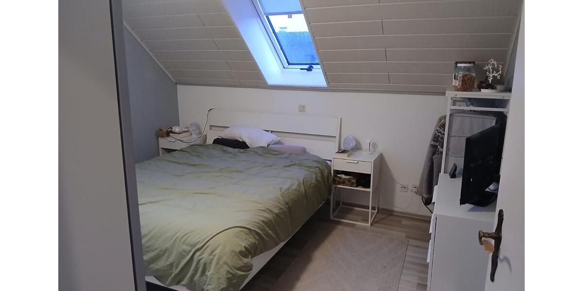 Dachgeschoßwohnung Butzbach - 5 Zimmer, 67 m&sup2;, 640&euro; | Angebot:25129107