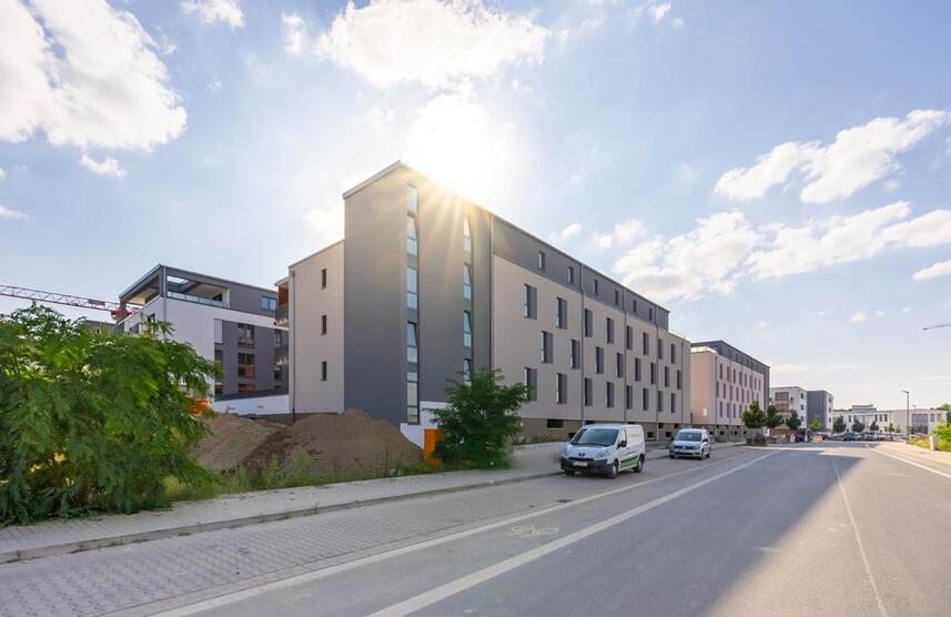 Helle moderne 1-Zimmer-Wohnung mit Balkon & Tiefgaragenstellplatz