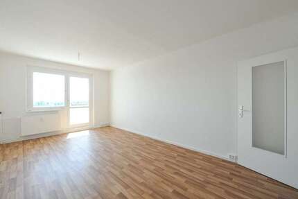 Wohnung zum Mieten in Halle 581 € 83.05 m²