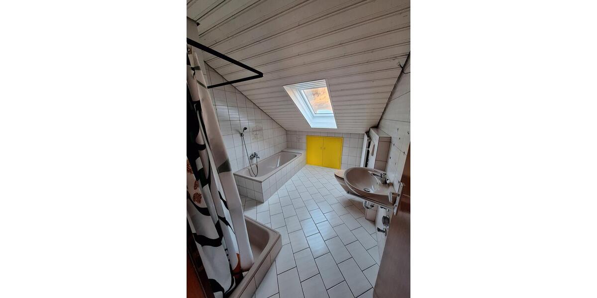 Dachgeschoßwohnung Tuttlingen - 2 Zimmer, 68 m&sup2;, 650&euro; | Angebot:24850555