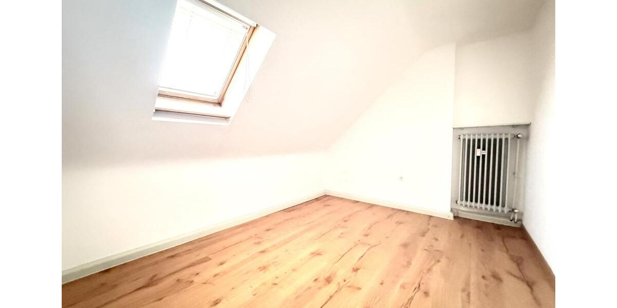 Dachgeschoßwohnung Nürnberg Holzheim - 3 Zimmer, 48 m&sup2;, 630&euro; | Angebot:25367318