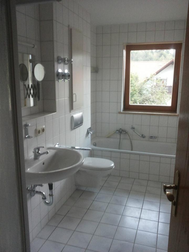 kleine 3 Zi Whg mit Balkon