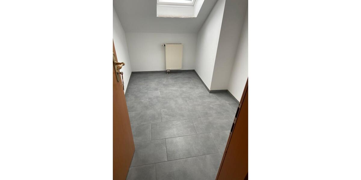 Etagenwohnung Hambühren - 3 Zimmer, 90 m&sup2;, 1.070&euro; | Angebot:25977915
