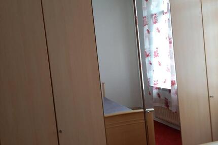 Möblierte-3-Zi.-Whg. mit Balkon u. Badewanne 3 zimmer