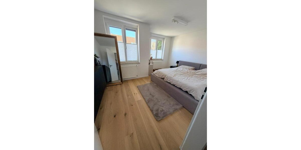 Reihenhaus München Bogenhausen - 7 Zimmer, 130 m&sup2;, 3.690&euro; | Angebot:25844361