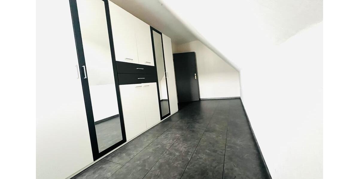 Dachgeschoßwohnung Menden (Sauerland) - 4 Zimmer, 80 m&sup2;, 840&euro; | Angebot:24749917