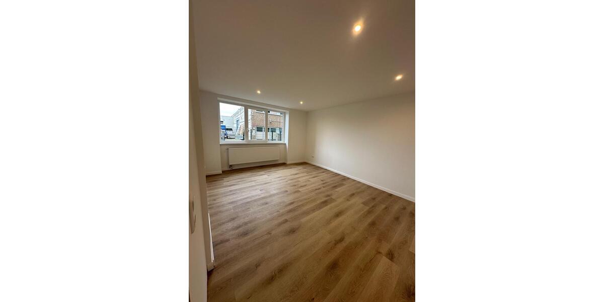 Hochparterre Hannover Nord - 4 Zimmer, 110 m&sup2;, 1.490&euro; | Angebot:26610280