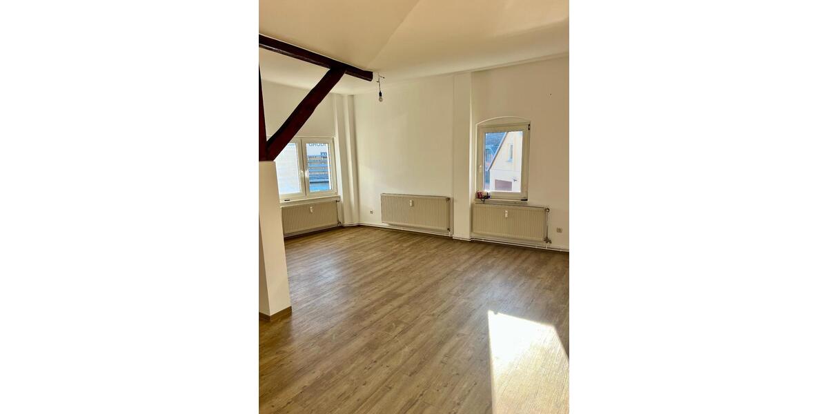 Etagenwohnung Gröditz - 3 Zimmer, 100 m&sup2;, 650&euro; | Angebot:26335100