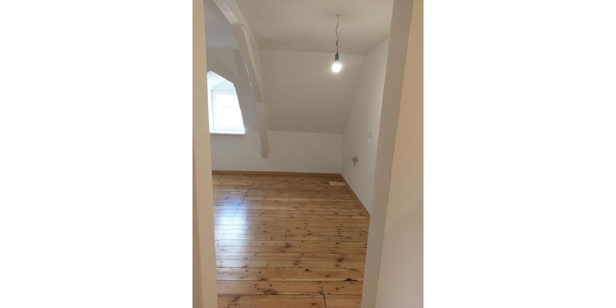 Dachgeschoßwohnung Kaiserslautern Betzenberg - 3 Zimmer, 88 m&sup2;, 750&euro; | Angebot:26588645