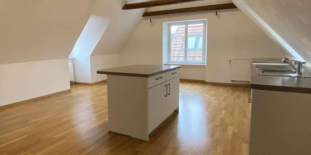 Etagenwohnung Kempten Auf der Halde - 3 Zimmer, 105 m&sup2;, 1.220&euro; | Angebot:26836772