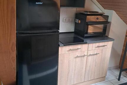 1 Zimmer-DG-Apartment, klimatisiert, neu renoviert, vollmöbliert,