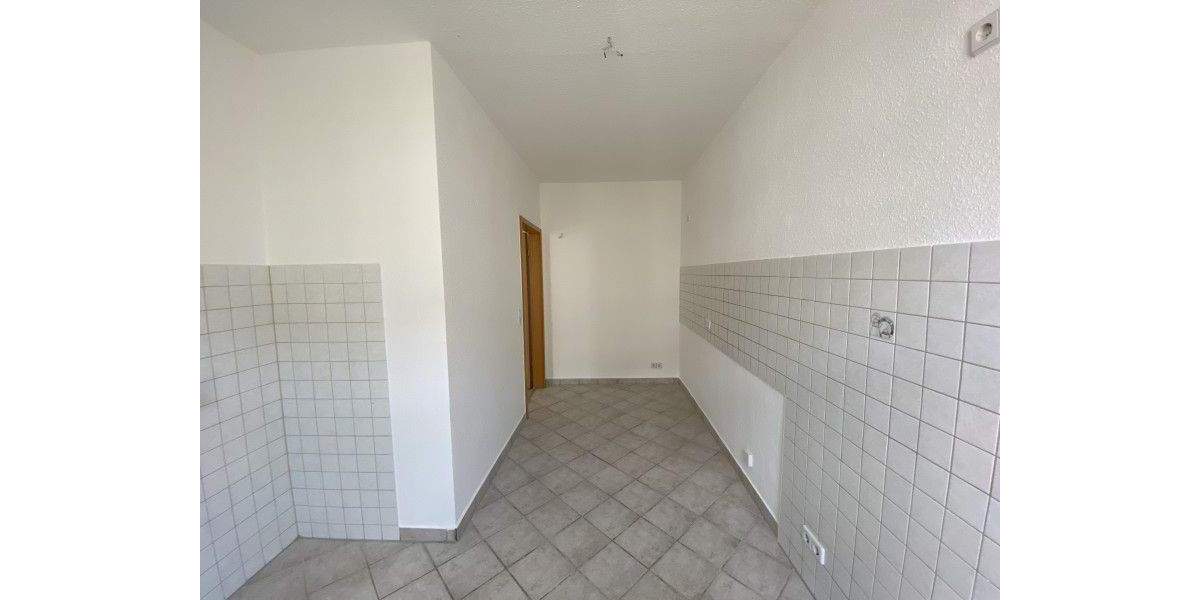 STARK! Neu renovierte 4 Raum Wohnung mit Balkon! 4 zimmer