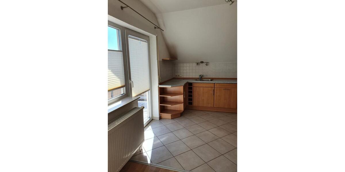 Dachgeschoßwohnung Erlenbach am Main - 3 Zimmer, 74 m&sup2;, 880&euro; | Angebot:24101478