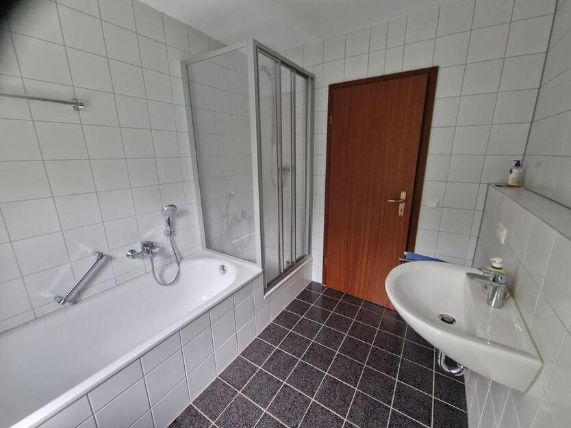 Freundliche, neu renovierte 3 Zimmer Wohnung