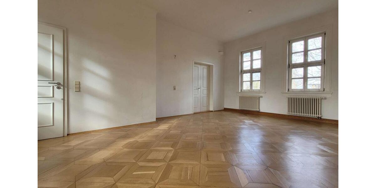 Etagenwohnung Gotha - 5 Zimmer, 152 m&sup2;, 1.200&euro; | Angebot:24997172