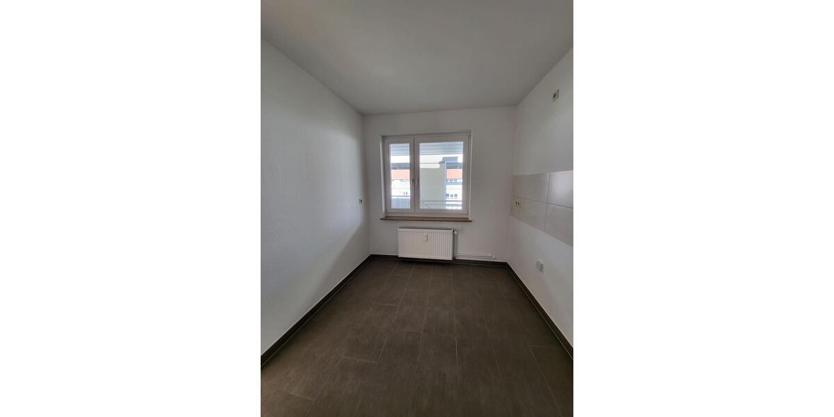 Ab sofort! * Schicke 3-Raumwohnung im DG mit großen Balkon * 3 zimmer