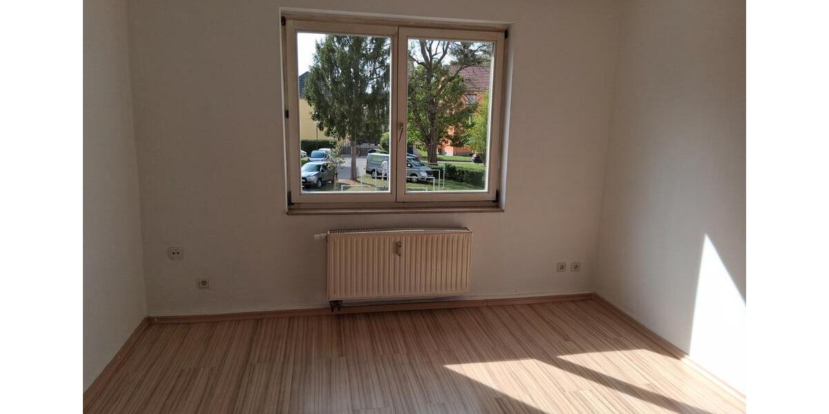 Etagenwohnung Hohenmölsen - 2 Zimmer, 46 m&sup2;, 400&euro; | Angebot:26447883