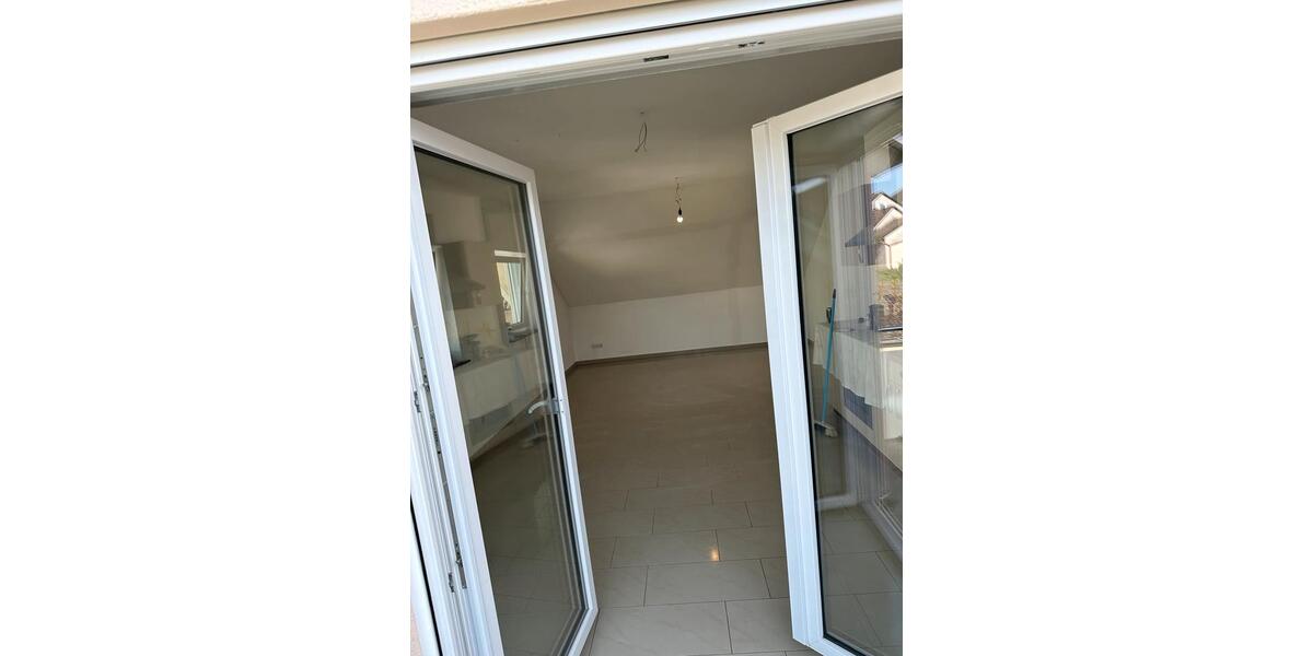 Dachgeschoßwohnung Gießen Wieseck - 1 Zimmer, 50 m&sup2;, 700&euro; | Angebot:26049615