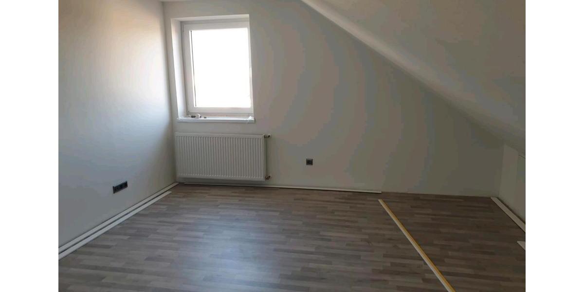Dachgeschoßwohnung Bad Driburg - 4 Zimmer, 150 m&sup2;, 800&euro; | Angebot:25613690