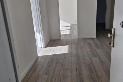 Wohnung Sarstedt - 2 Zimmer, 83 m&sup2;, 900&euro; | Angebot:25182093