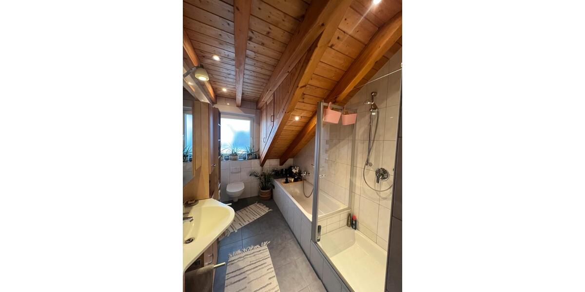 Dachgeschoßwohnung Ubstadt-Weiher Weiher - 4 Zimmer, 100 m&sup2;, 1.350&euro; | Angebot:24295262