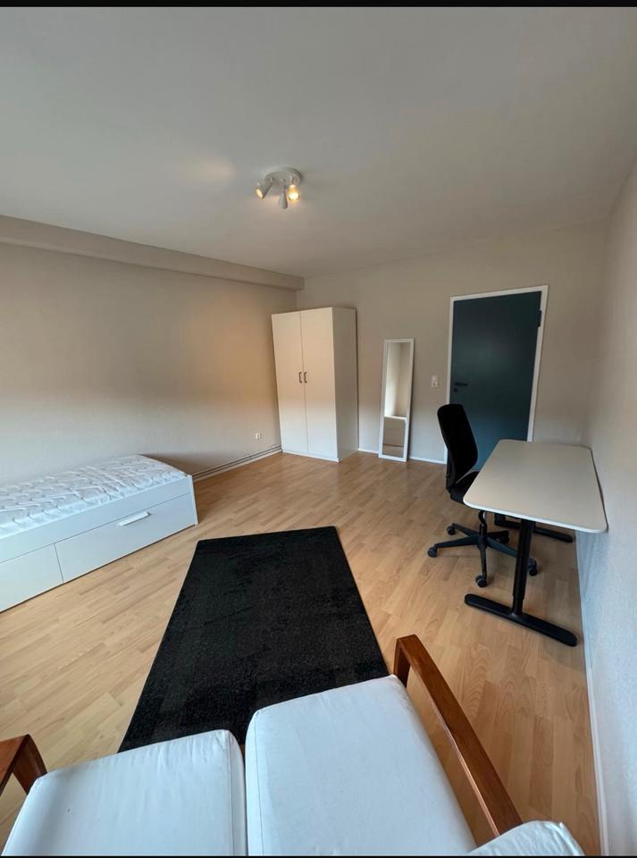 Möbliertes Zimmer in 3er-Mädchen-WG