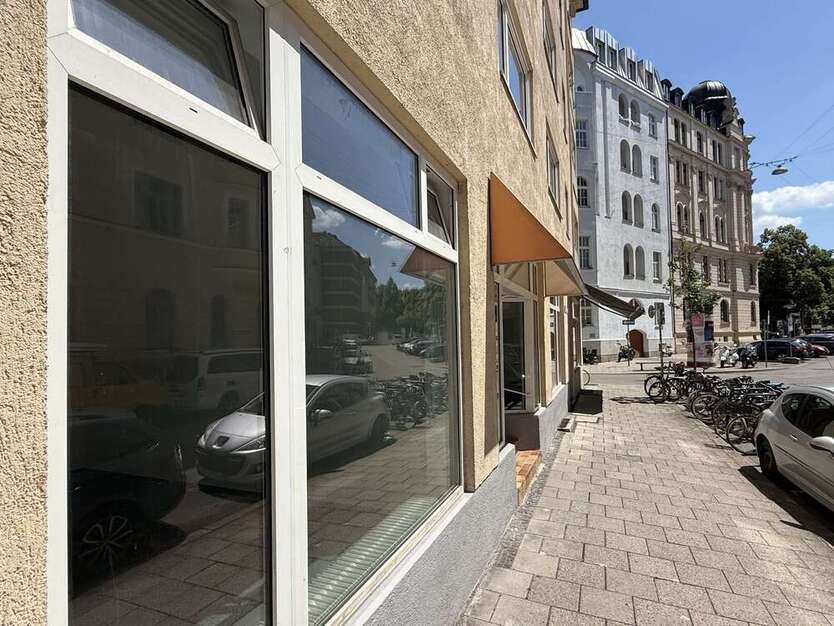 Einzelhandel in München 2.300 € 82 m²