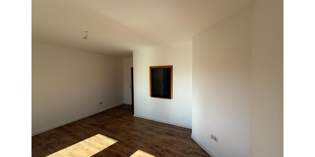 Etagenwohnung Greiz - 2 Zimmer, 60 m&sup2;, 318&euro; | Angebot:26070755