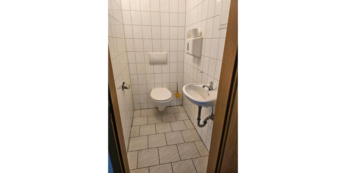 EG Wohnung & Garten & EG Gewerbe Praxis Atelier Geschäft 103 m2 2 zimmer